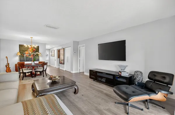 $2,500 | 21650 Juego Circle, Unit 24J, Boca Raton, FL 33433