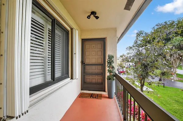 $2,500 | 21650 Juego Circle, Unit 24J, Boca Raton, FL 33433