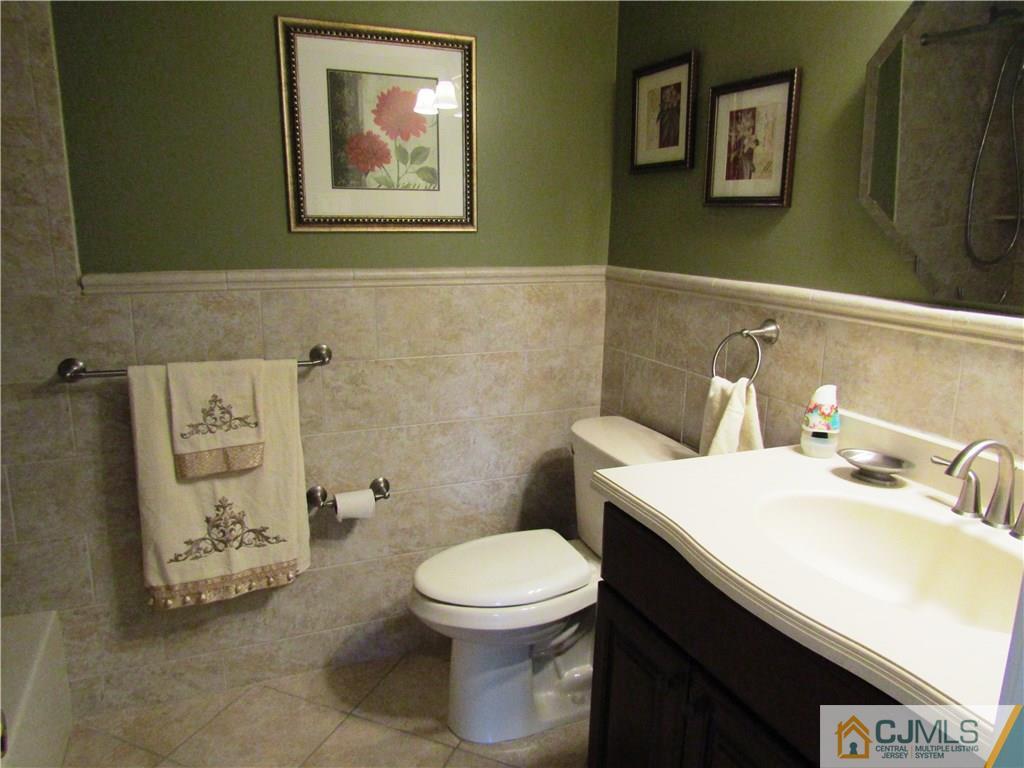 9 Meadow Road East Brunswick, NJ 08816 - Photo 11 of 24 Gallery Image 11