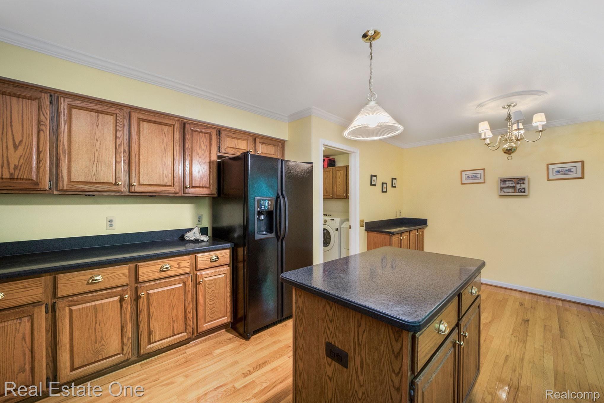 1445 Sandy Ridge Drive Rochester, MI 48306 - Photo 7 of 26 017A3334.jpg