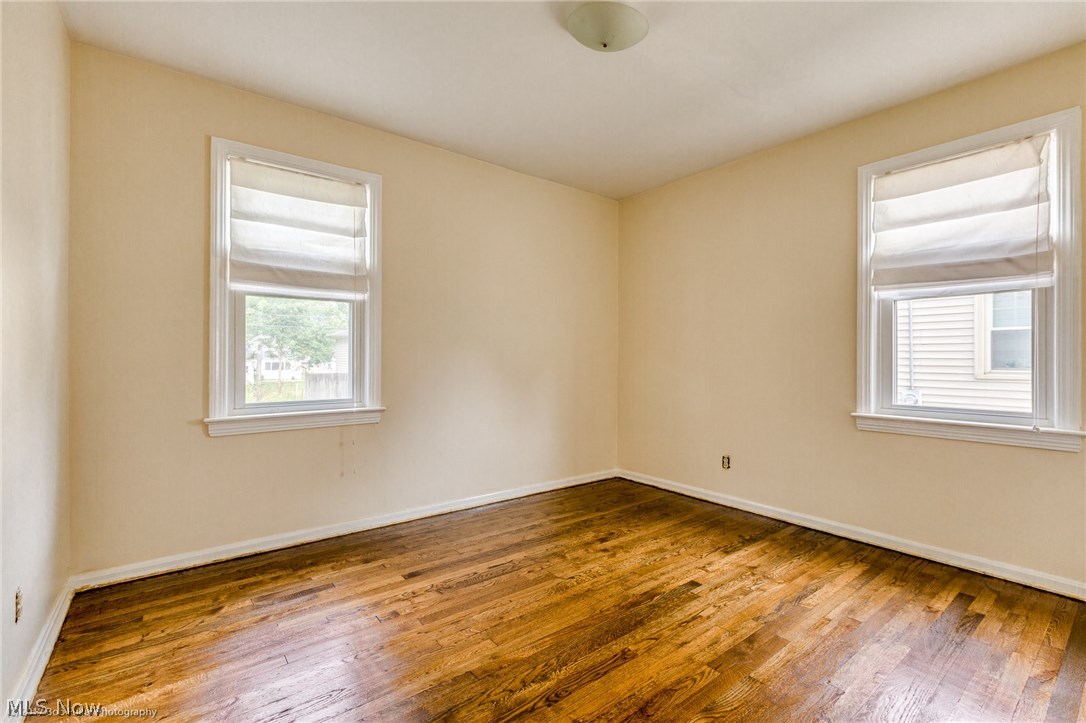 1394 Mayfield Ridge Road Cleveland, OH 44124 - Photo 12 of 21