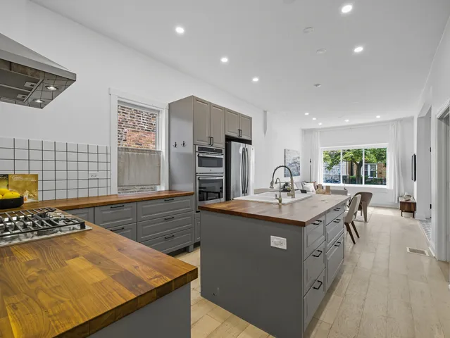 $650,000 | 3306 West Le Moyne Street, Chicago, IL 60651