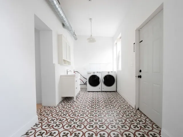 $650,000 | 3306 West Le Moyne Street, Chicago, IL 60651