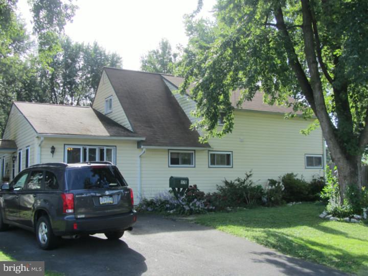 176 Idlewild Road Levittown, PA 19057 - Photo 1 of 21 Gallery Image 1