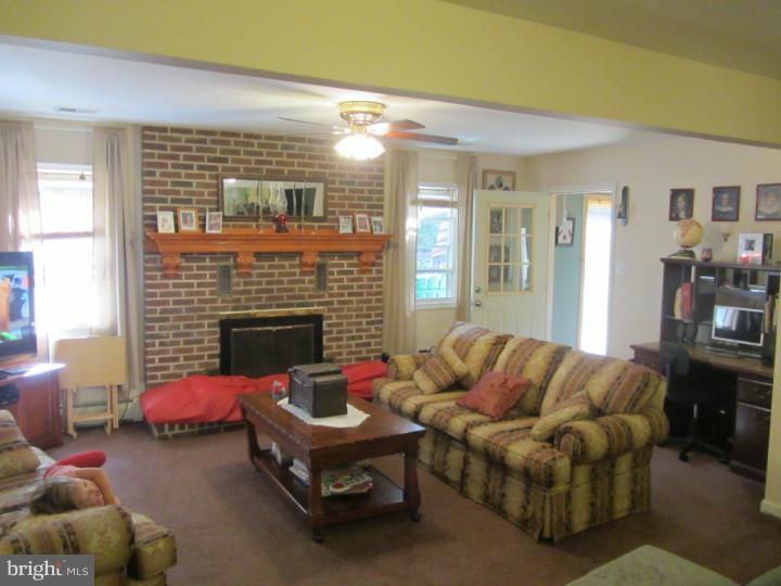 176 Idlewild Road Levittown, PA 19057 - Photo 6 of 21 Gallery Image 6