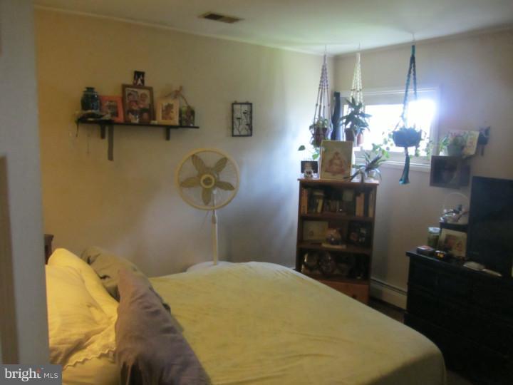 176 Idlewild Road Levittown, PA 19057 - Photo 8 of 21 Gallery Image 8