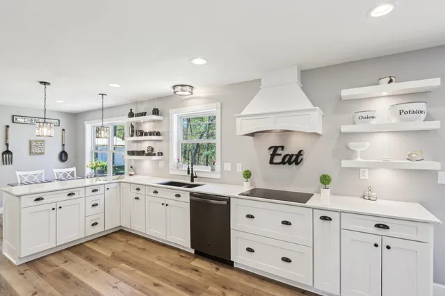 $799,500 | 911 Fawn Court, Wisconsin Dells, WI 53965