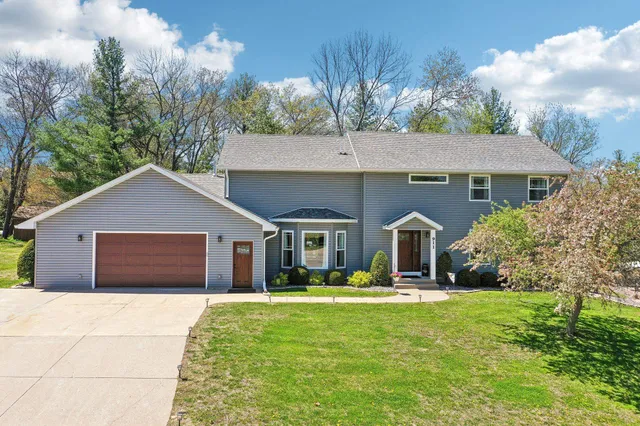 $799,500 | 911 Fawn Court, Wisconsin Dells, WI 53965