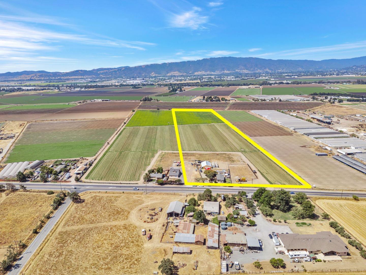 2712 Ferguson Road Gilroy, CA 95020 - Photo 9 of 55