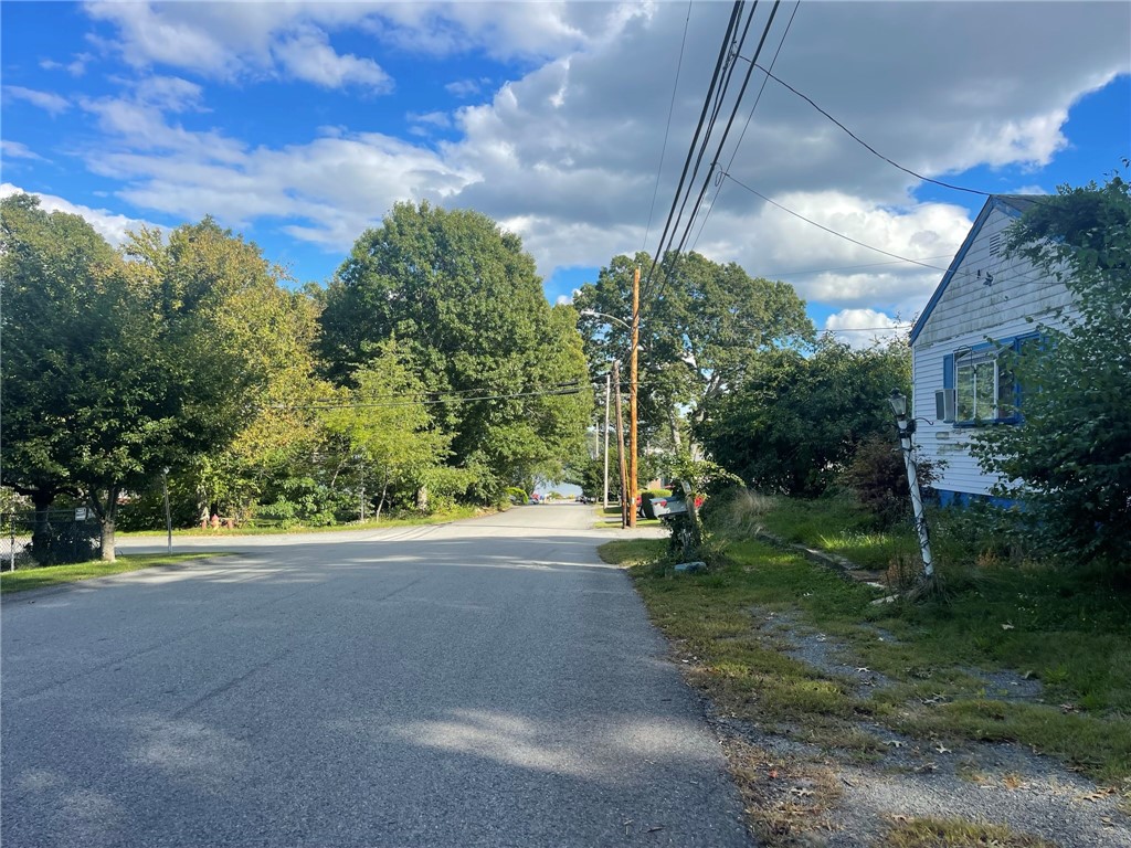 535 Hancock Street Tiverton, RI 02878 - Photo 13 of 16