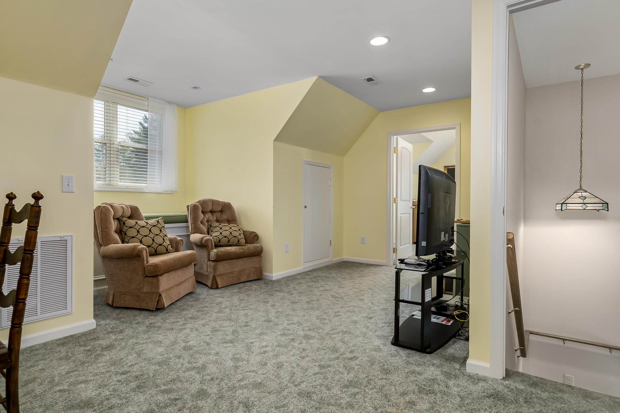 111 Springer Drive Butler, TN 37640 - Photo 18 of 71 OTHER VIEW OF FAMILY ROOM