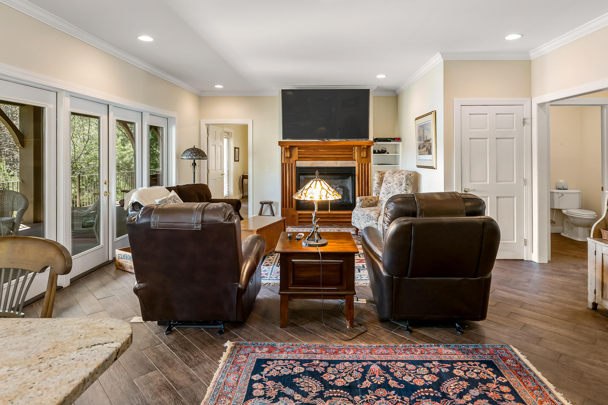 LIVING ROOM WITH LOTS OF WINDOWS