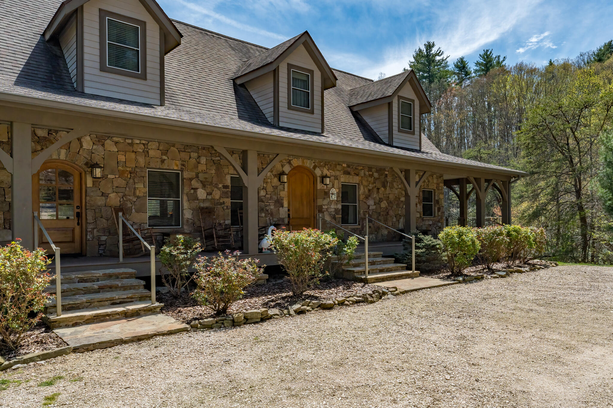 111 Springer Drive Butler, TN 37640 - Photo 66 of 71 4 STEPS TO LEVEL ENTRANCE EASY ACCESS!