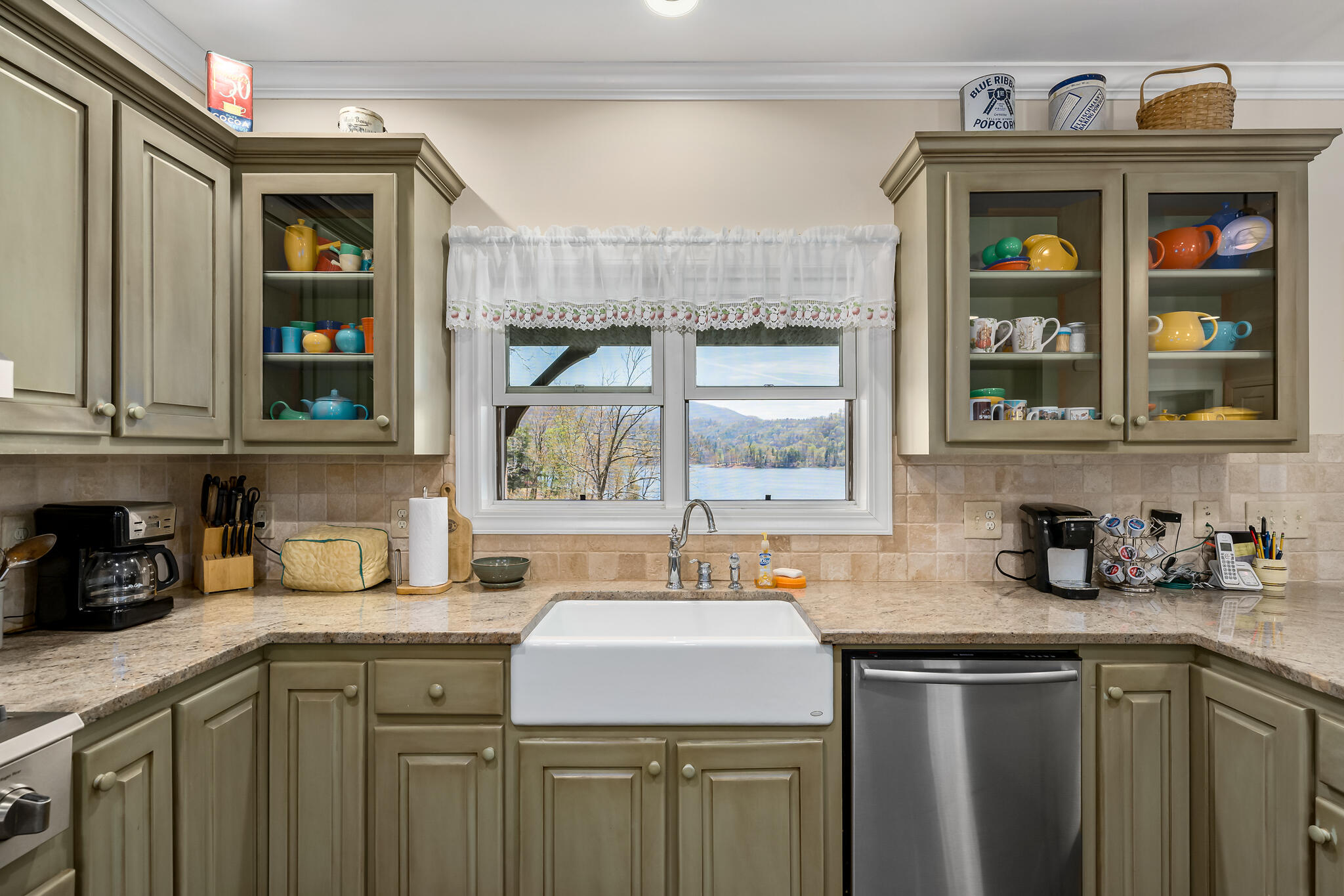 111 Springer Drive Butler, TN 37640 - Photo 9 of 71 KITCHEN LAKE & MTN VIEWS!