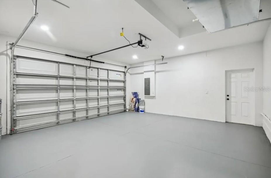 7403 Edgemere Road Tampa, FL 33625 - Photo 38 of 41 a view of an empty garage