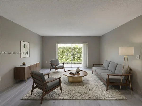 $285,000 | Glenvar Heights, Miami, FL 33143