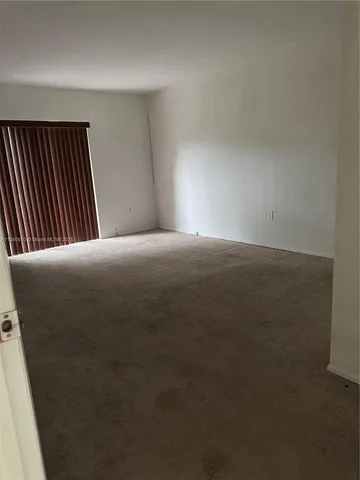 $325,000 | Glenvar Heights, Miami, FL 33143