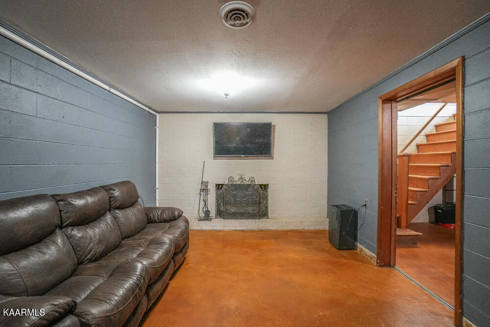 1541 Salem Loop Road Greenback, TN 37742 - Photo 31 of 48 DSC05275