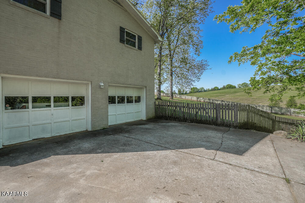 1541 Salem Loop Road Greenback, TN 37742 - Photo 6 of 48 DSC05318