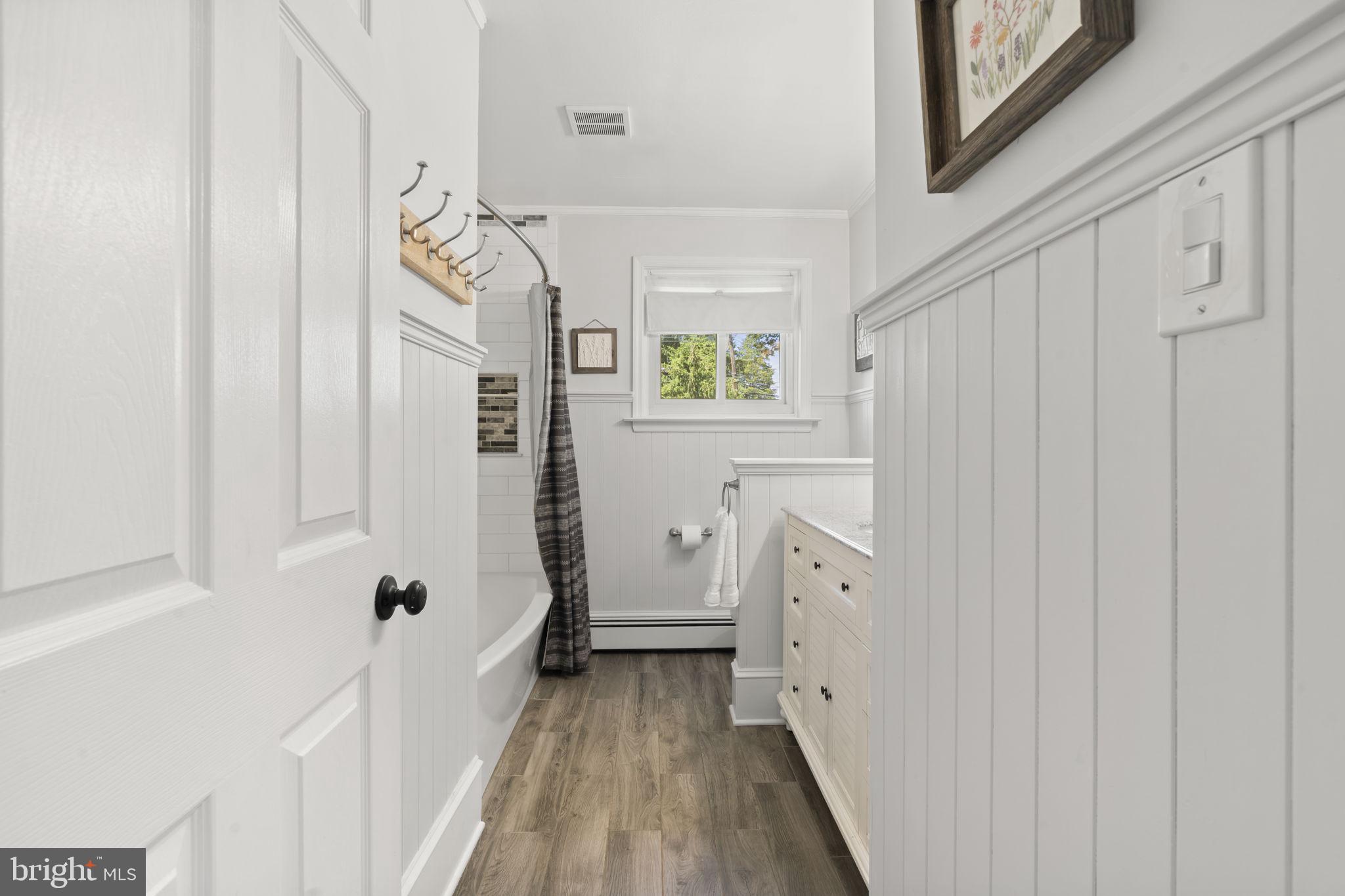 135 Conestoga Road Malvern, PA 19355 - Photo 22 of 34 Hall bath
