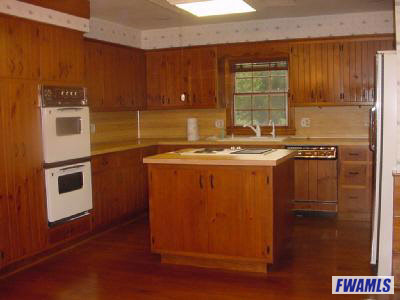 6020 South County Line Road Yoder, IN 46798 - Photo 4 of 11