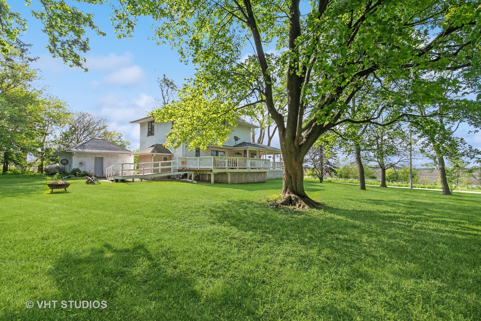 45W740 Read Road Maple Park, IL 60151 - Photo 6 of 26 a view of outdoor space with garden