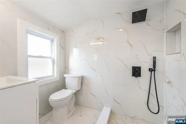 $699,000 | 179 Huguenot Drive, New Milford, NJ 07646