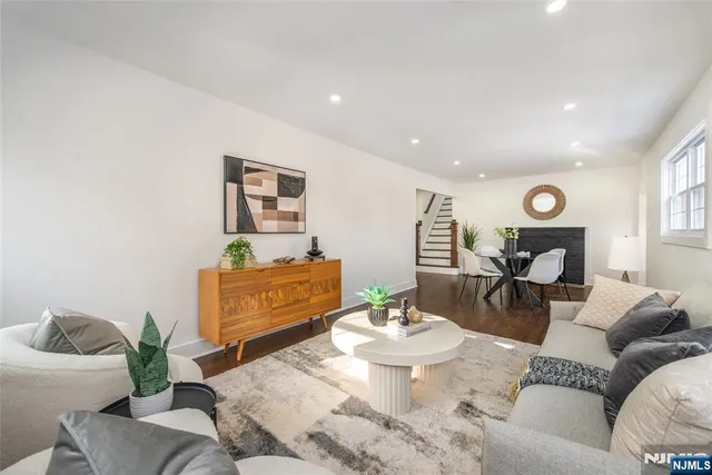 $699,000 | 179 Huguenot Drive, New Milford, NJ 07646