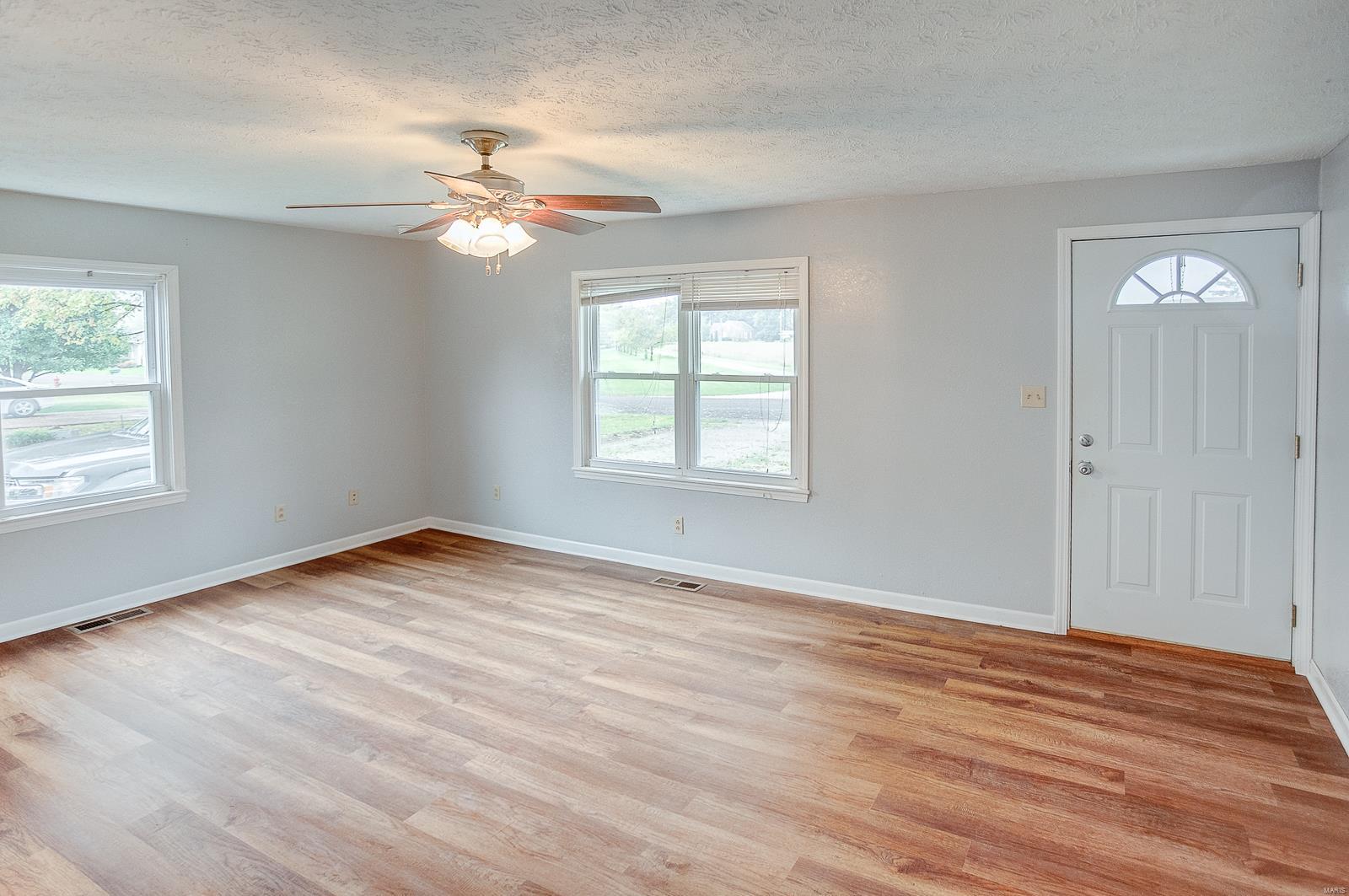 1502 Columbia Road Dupo, IL 62239 - Photo 3 of 29 Gallery Image 3