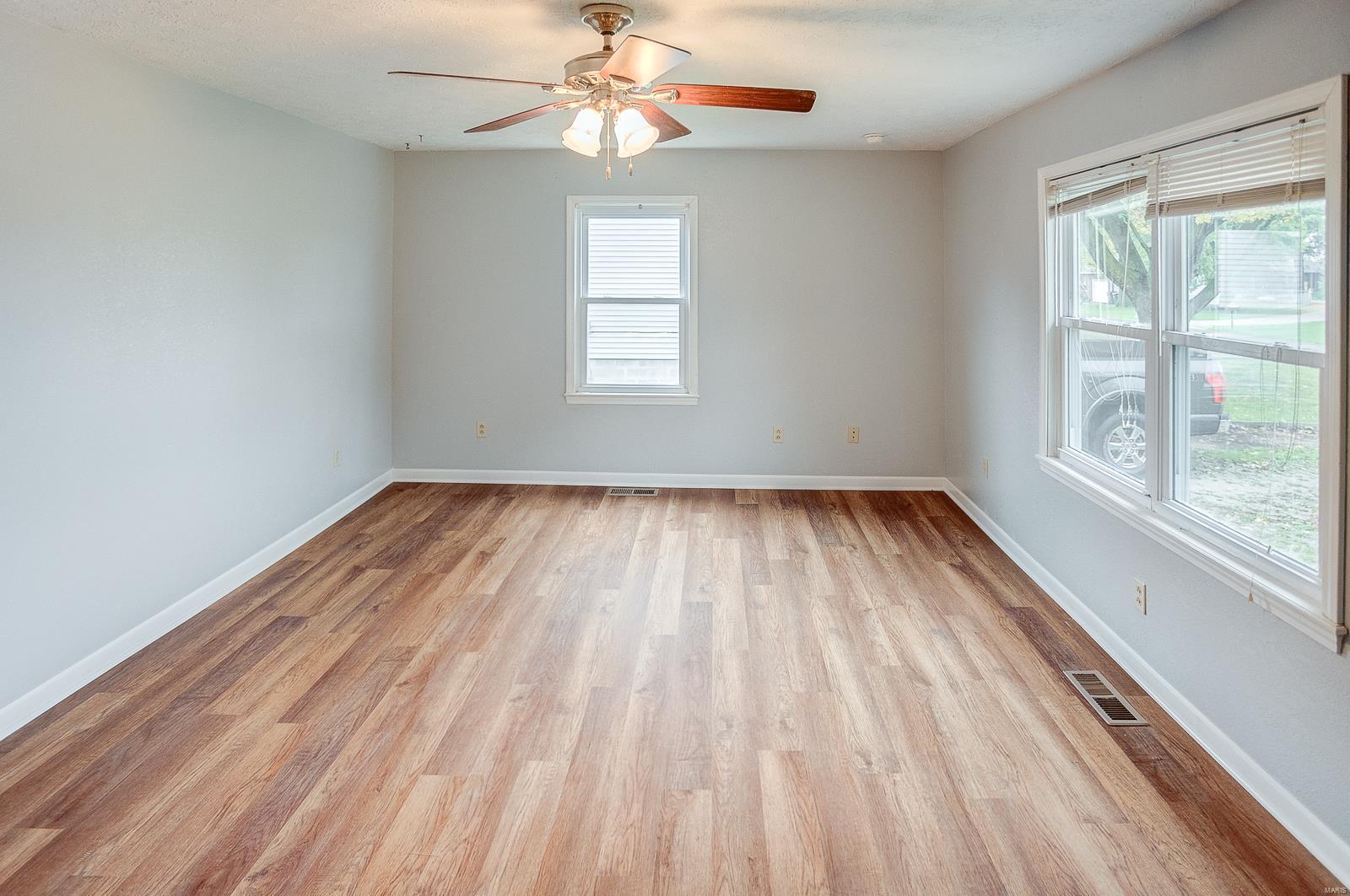 1502 Columbia Road Dupo, IL 62239 - Photo 4 of 29 Gallery Image 4