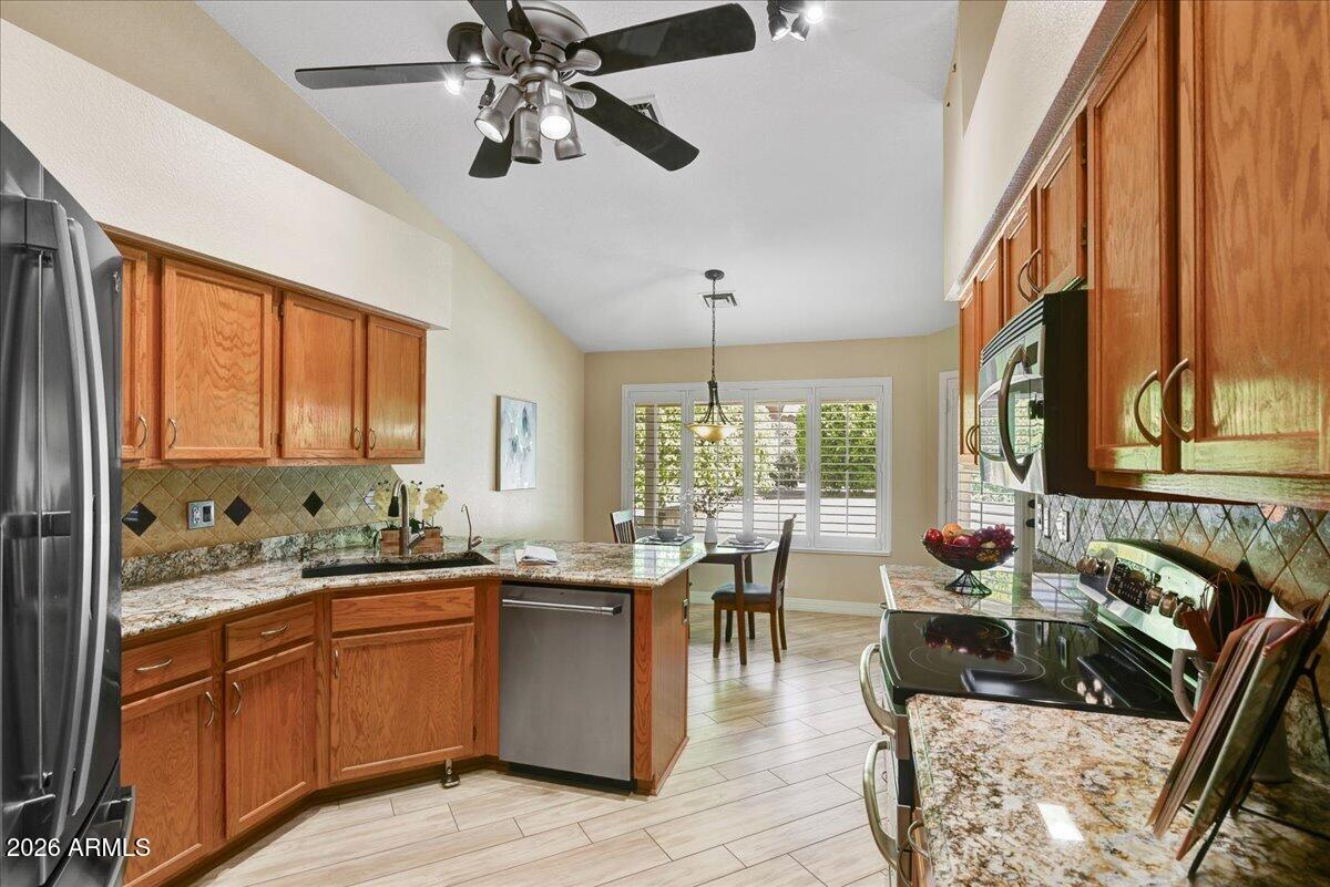 9136 West Rimrock Drive Peoria, AZ 85382 - Photo 10 of 25
