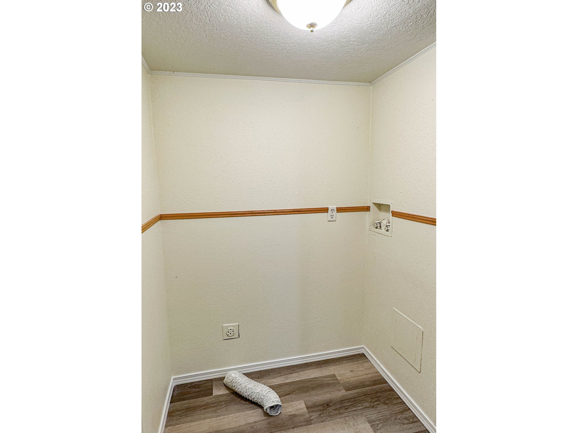 4475 Franklin Boulevard, Unit 13 Eugene, OR 97403 - Photo 17 of 22 a view of utility room