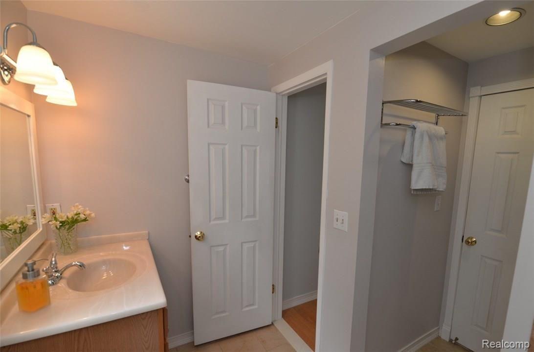 2154 Highsplint Drive Rochester, MI 48307 - Photo 28 of 42 Direct Access from Master Bedroom