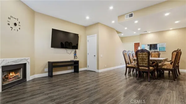 $498,000 | 14256 Victory Boulevard, Unit 3, Van Nuys, CA 91401