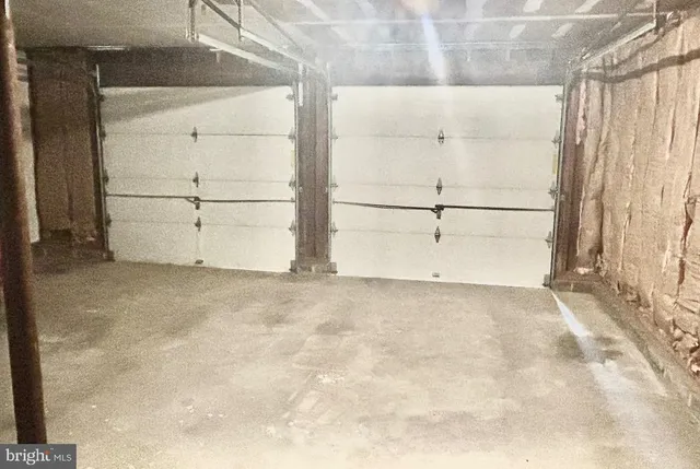 a view of a garage