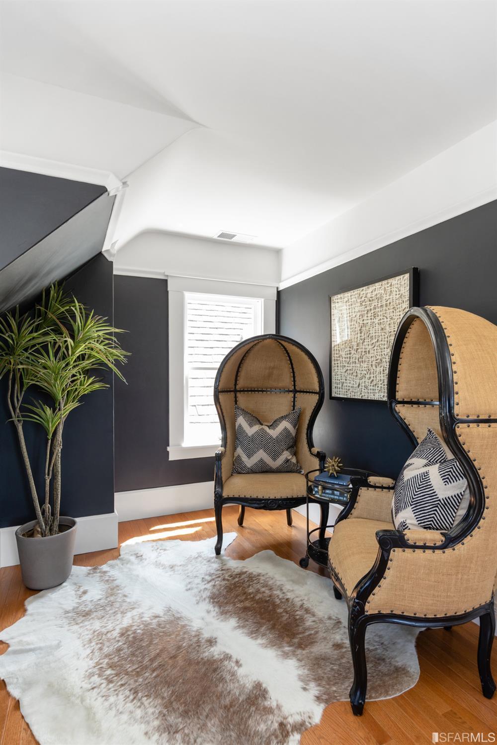 6th Avenue San Francisco, CA 94122 - Photo 42 of 72 a living room with furniture and a potted plant
