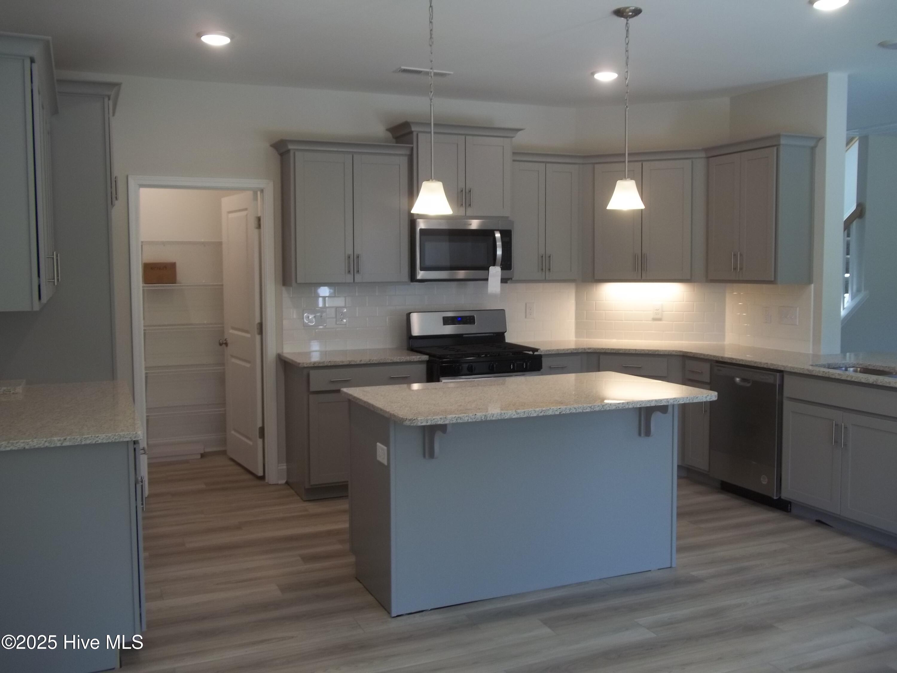 118 Paver Lane Hampstead, NC 28443 - Photo 9 of 35 100_6105