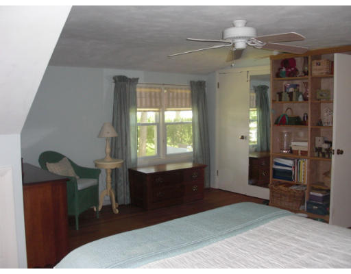 94 Hadley Street Springfield, MA 01118 - Photo 12 of 16
