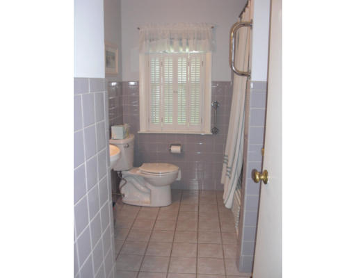 94 Hadley Street Springfield, MA 01118 - Photo 7 of 16
