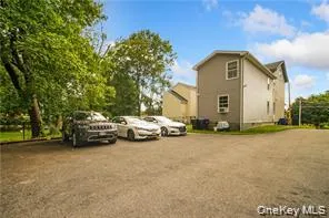 $2,600 | 155 North Clinton Street, Unit 1, Poughkeepsie, NY 12601