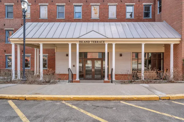 $347,700 | 1 Saco Island Terrace, Unit 131, Saco, ME 04072