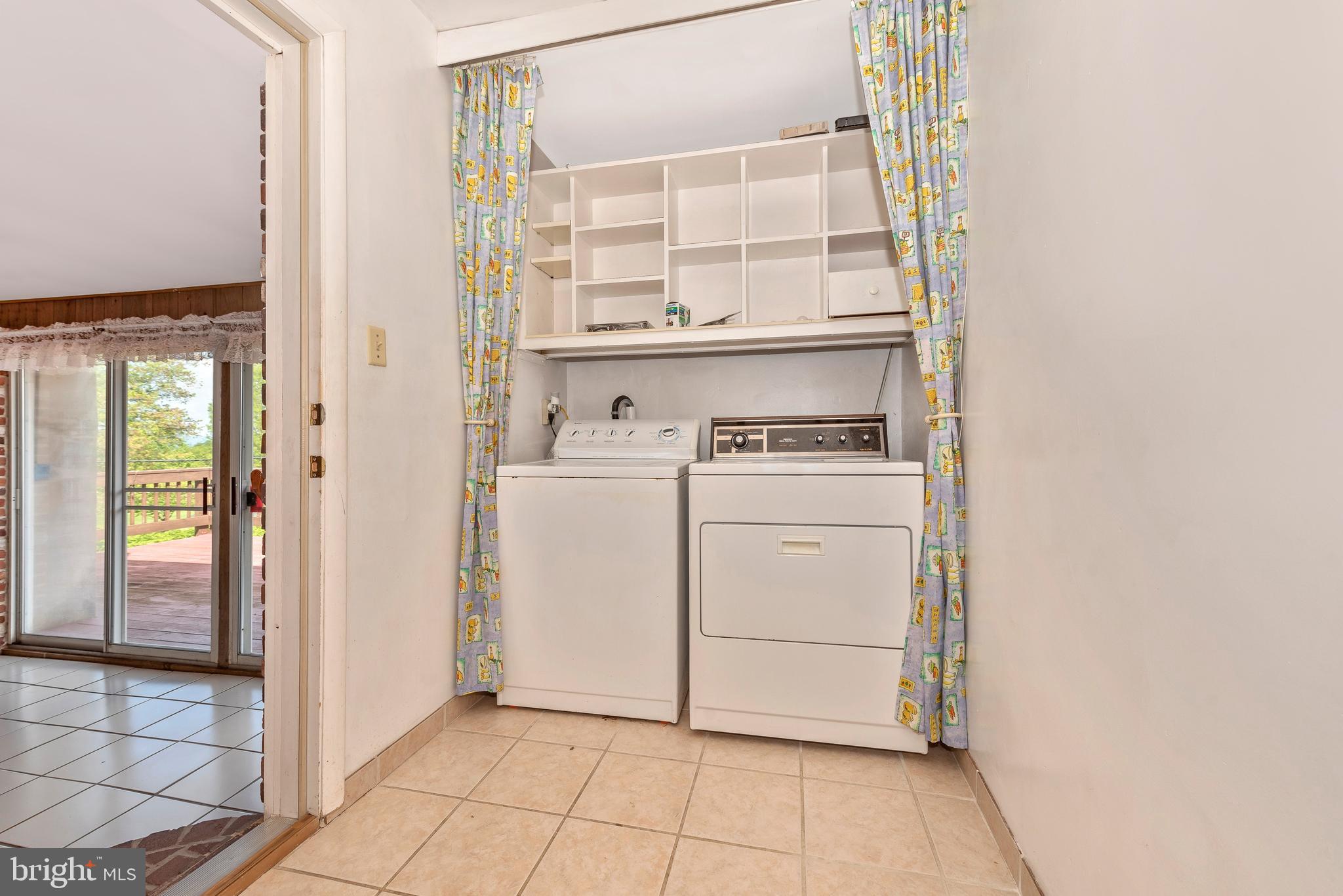 4210 Middleburg Road Union Bridge, MD 21791 - Photo 6 of 39 a utility room with dryer and washer