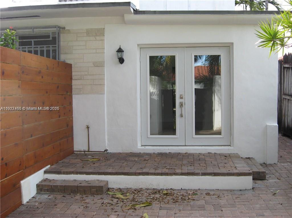 310 Southwest 34th Avenue Miami, FL 33135 - Photo 3 of 19