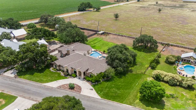 $1,265,000 | 143 County Road 4325, Hondo, TX 78861