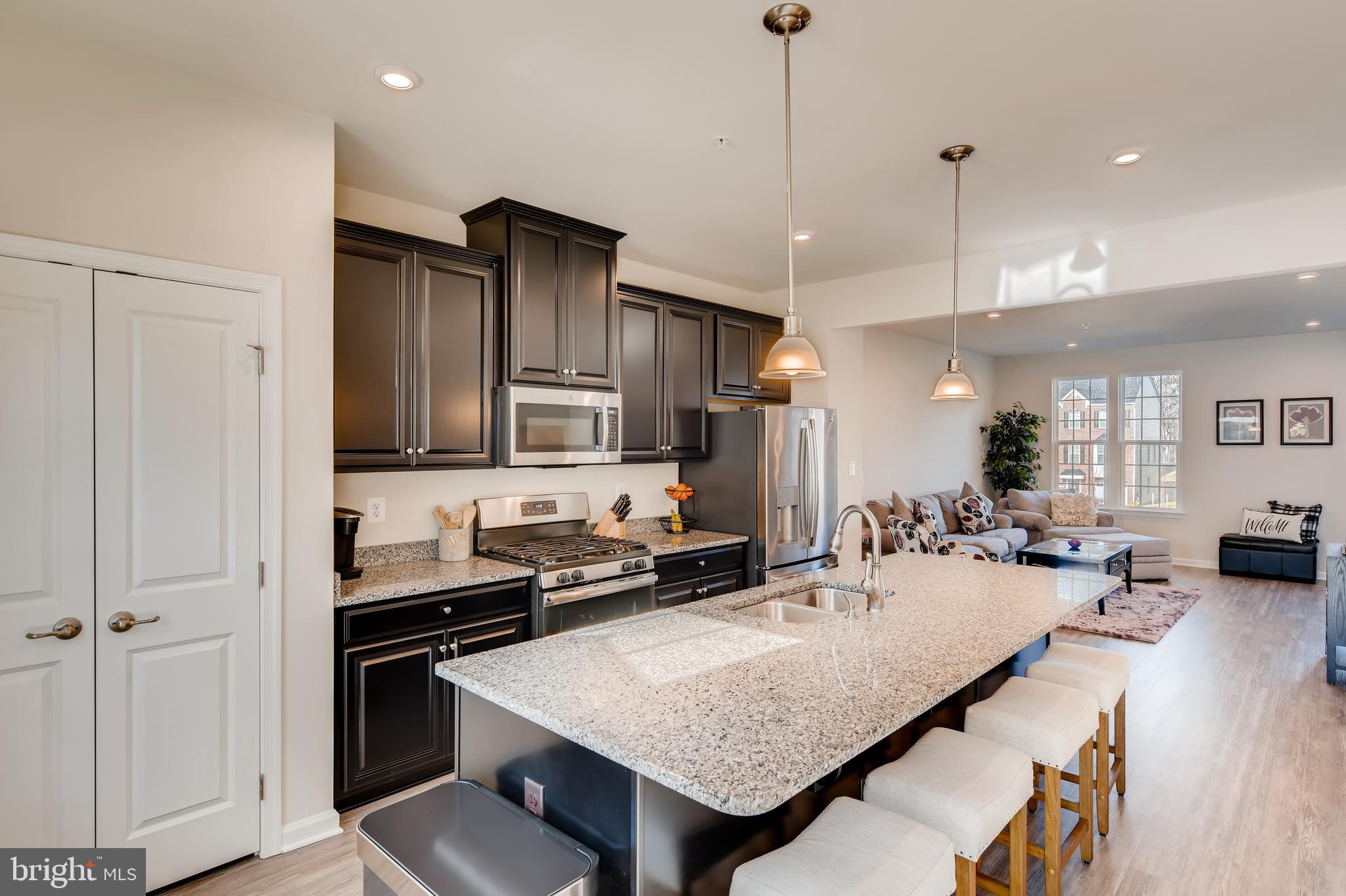 4905 Arborgate Circle Baltimore, MD 21227 - Photo 4 of 28 Gallery Image 4