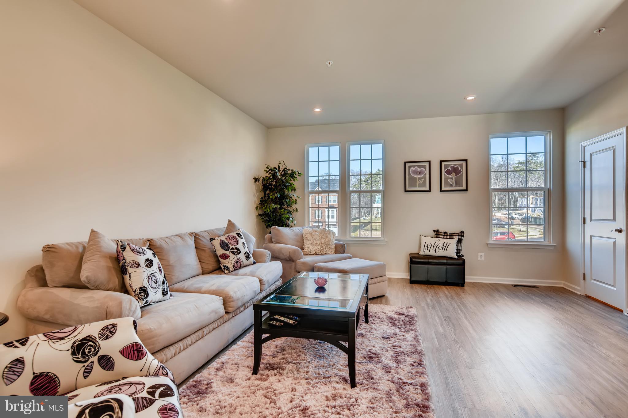4905 Arborgate Circle Baltimore, MD 21227 - Photo 5 of 28 Gallery Image 5