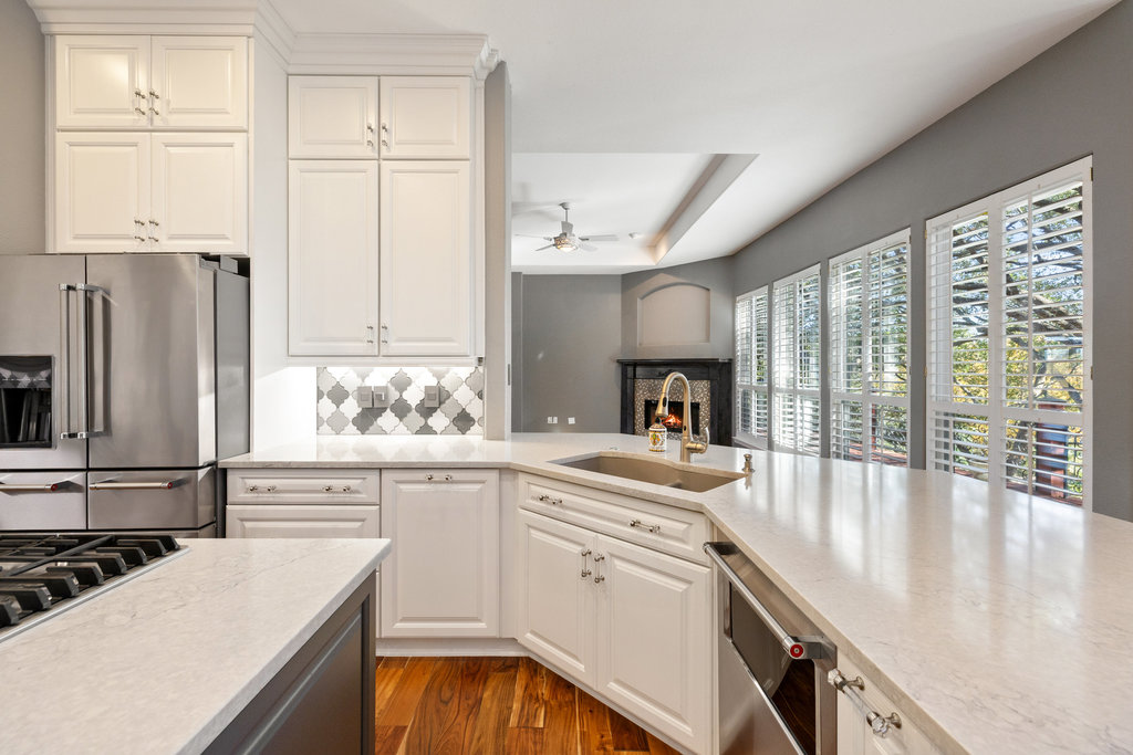 12505 Stapp Court Austin, TX 78732 - Photo 12 of 38