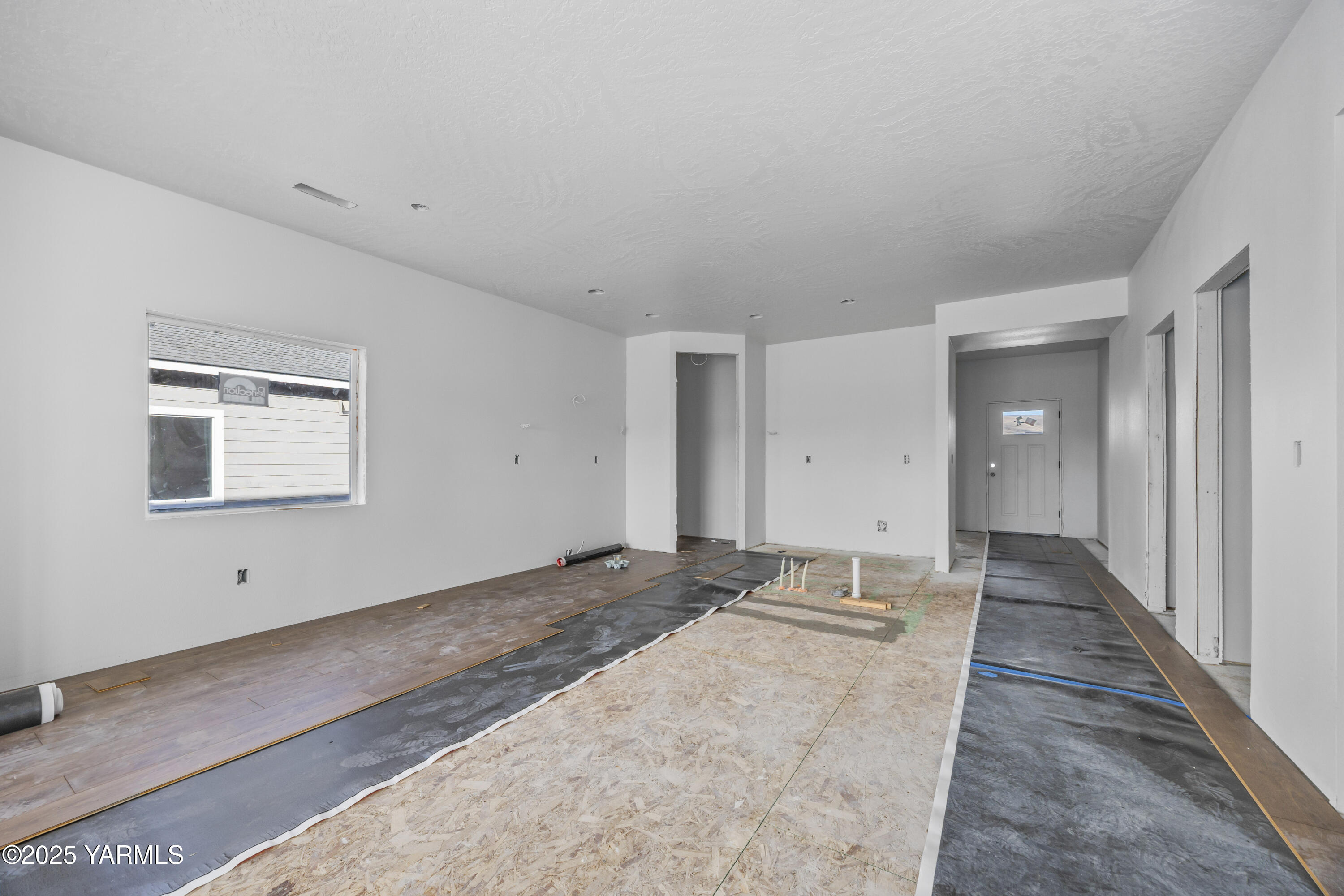 235 Shrute Road Prosser, WA 99350 - Photo 5 of 15 a view of an empty room