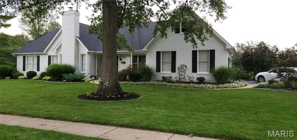 $1,140,000 | 16432 Farmers Mill Lane, Chesterfield, MO 63005