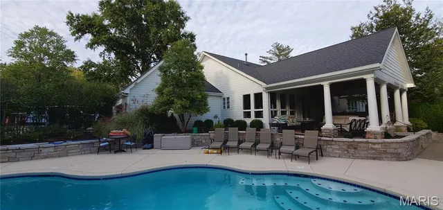 $985,000 | 16432 Farmers Mill Lane, Chesterfield, MO 63005